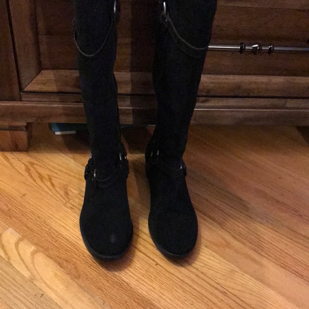 Suede boots